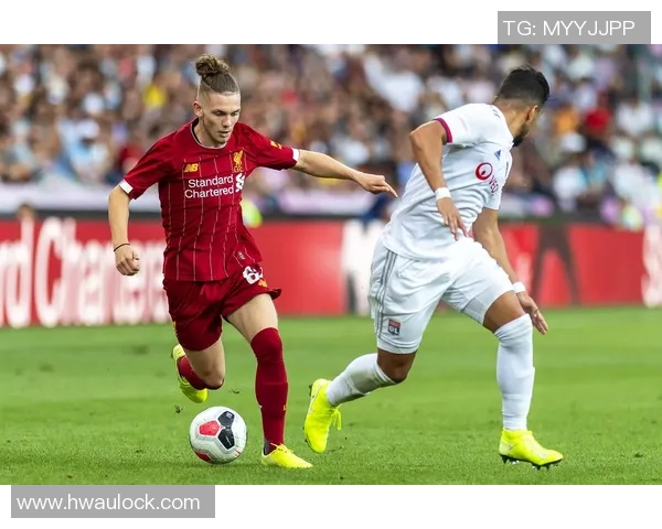 中超精彩对决里昂与利物浦激战成平补时进球引发全场狂欢